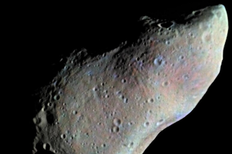 951 Gaspra, il primo asteroide ad essere stato fotografato in modo ravvicinato (fonte: NASA) - RIPRODUZIONE RISERVATA