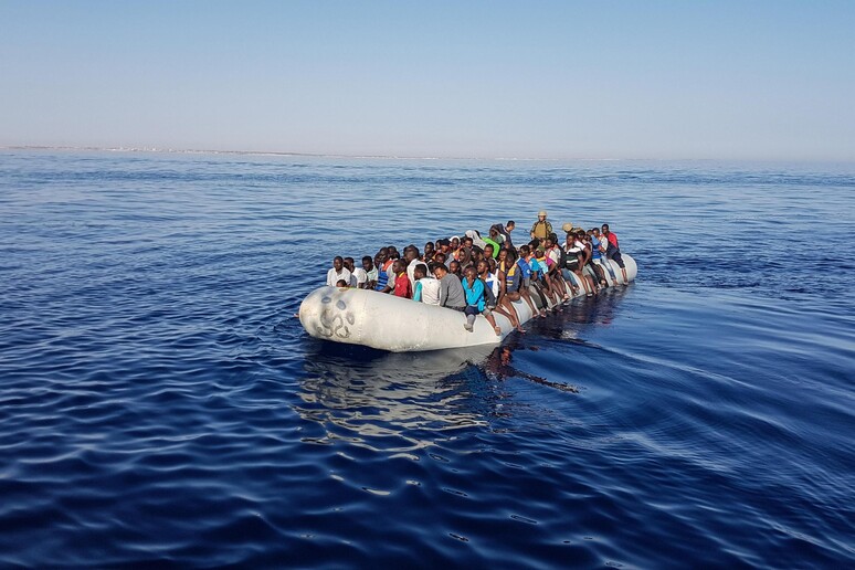 Migranti, una operazione di soccorso. Archivio - RIPRODUZIONE RISERVATA