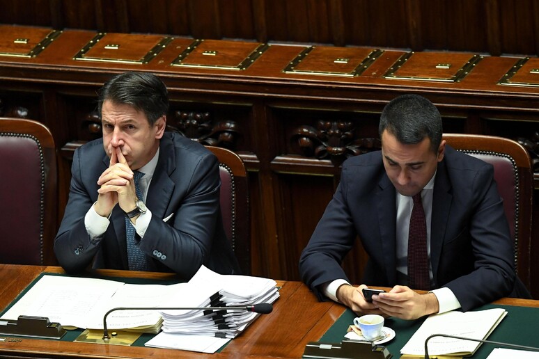 Giuseppe Conte e Luigi Di Maio  alla Camera - RIPRODUZIONE RISERVATA