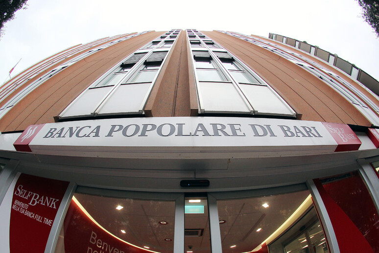La sede della banca popolare di Bari (Foto d 'archivio) - RIPRODUZIONE RISERVATA