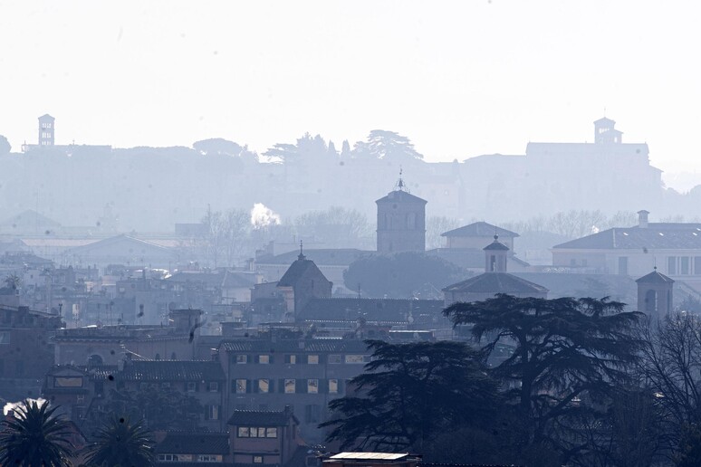 A Roma PM10 raddoppiati rispetto al lockdown del 2020 - RIPRODUZIONE RISERVATA