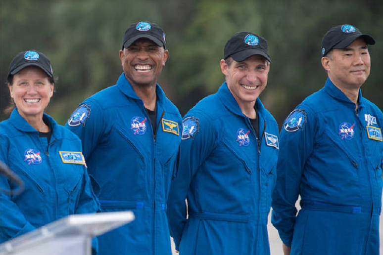 L 'equipaggio della Crew Dragon all 'arrivo a Cape Canaveral. Da sinistra: Shannon Walker,  Victor Glover, Michael Hopkins e Soichi Noguchi (fonte: NASA) - RIPRODUZIONE RISERVATA