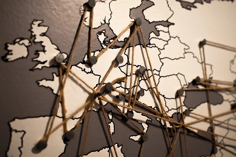 Più di 300 scienziati chiedono un piano comune europeo contro Covid-19 (fonte: Pixabay) - RIPRODUZIONE RISERVATA