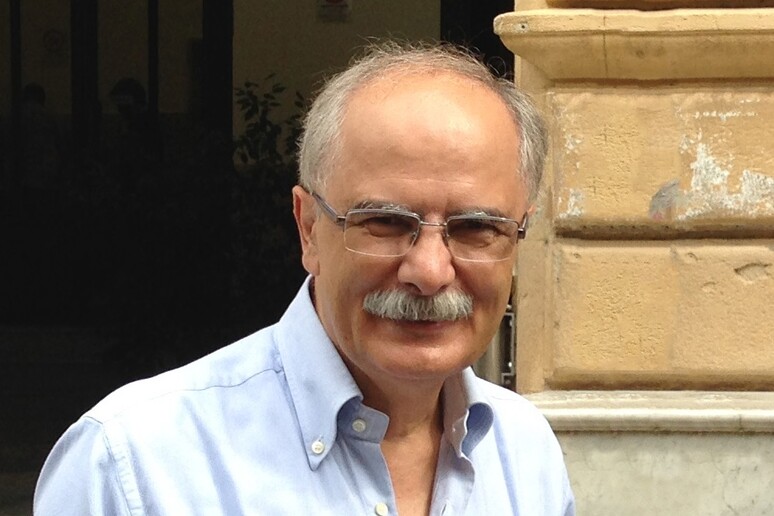 Il giornalista scientifico Pietro Greco (fonte: Valepert/Wikipedia) - RIPRODUZIONE RISERVATA