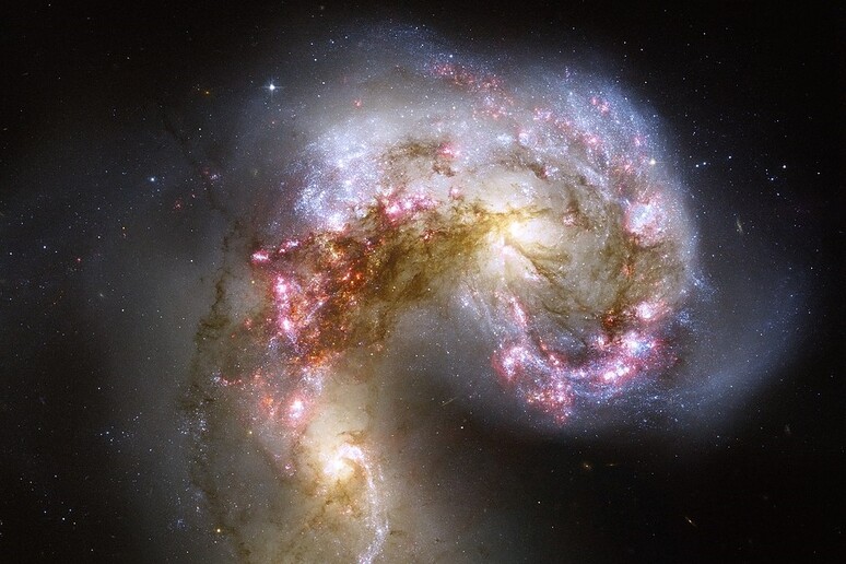 Le galassie Antenne (fonte: NASA, ESA, and the Hubble Heritage Team (STScI/AURA)-ESA/Hubble Collaboration) - RIPRODUZIONE RISERVATA
