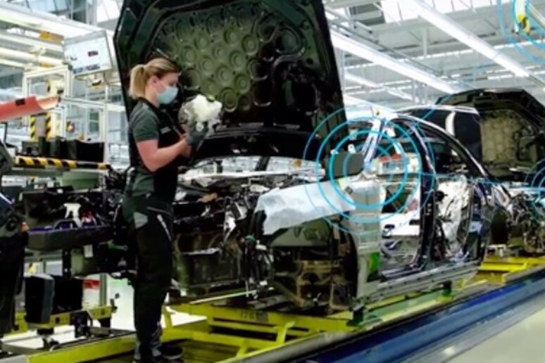 Mercedes MO360, sistema ecodigitale per migliorare produzione - RIPRODUZIONE RISERVATA