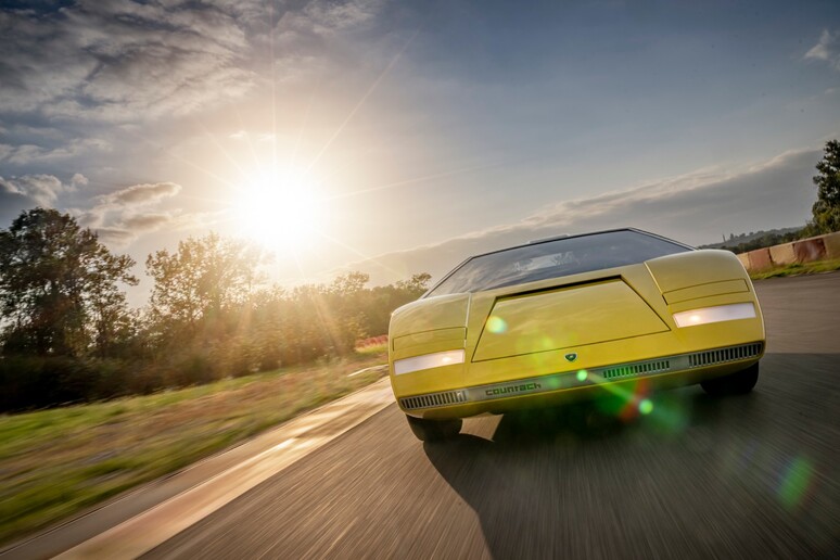 Lamborghini Countach LP500: ricostruito esemplare del 1971 - RIPRODUZIONE RISERVATA