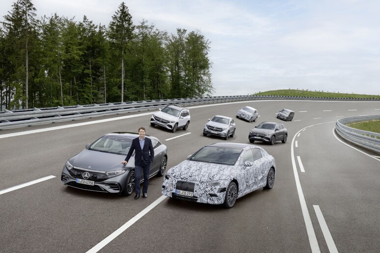 Mercedes, entro 2025 versione full electric per ogni modello - RIPRODUZIONE RISERVATA