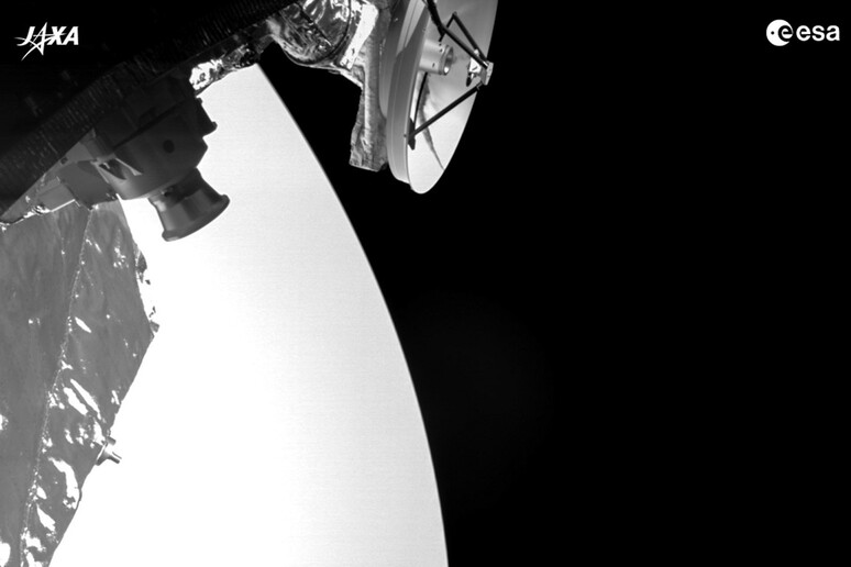 Primi ‘selfie’ in bianco e nero di BepiColombo con Venere (fonte: ESA/BepiColombo/MTM) - RIPRODUZIONE RISERVATA