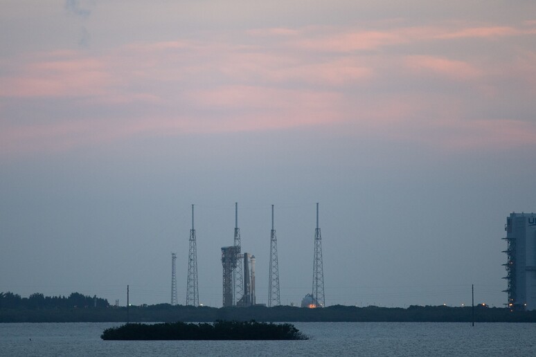 Il razzo Atlas V con la capsula Starliner nella base di Cape Canaveral (fonte: ULA) - RIPRODUZIONE RISERVATA