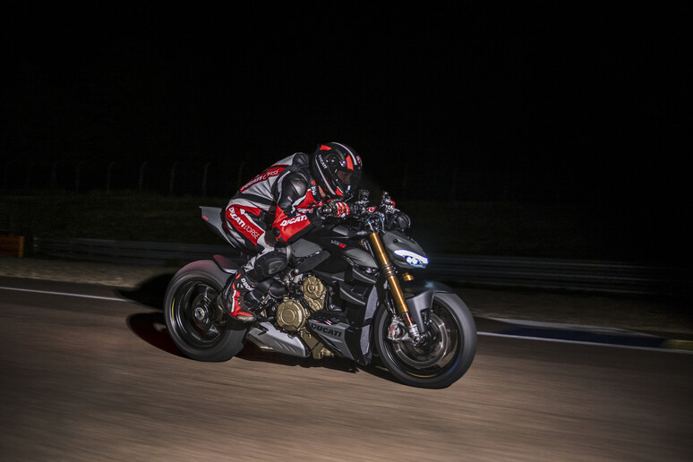 Ducati Streetfighter 2023,  'Fight Formula ' gioca al rialzo - RIPRODUZIONE RISERVATA