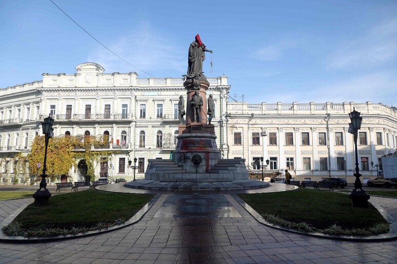 La statua di Caterina II a Odessa © ANSA/AFP