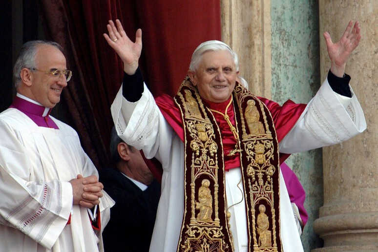 Il Papa emerito Benedetto XVI - RIPRODUZIONE RISERVATA