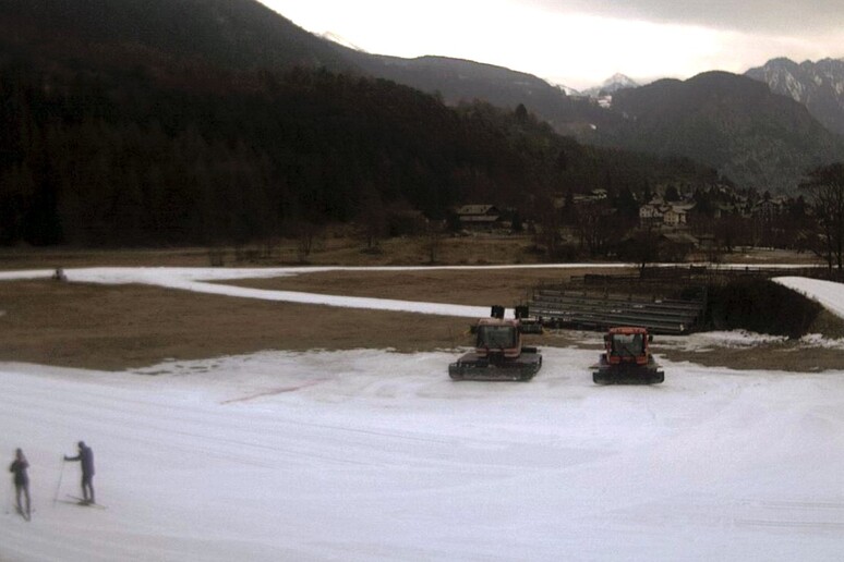Clima, mai così poca neve in Valle d 'Aosta negli ultimi 20 anni (Brusson nella foto) - RIPRODUZIONE RISERVATA