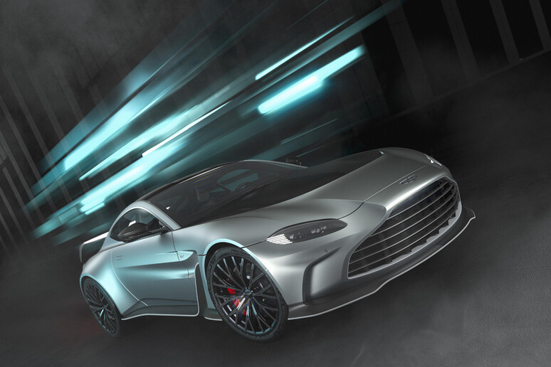 Aston Martin V12 Vantage, 333 esemplari di pura potenza - RIPRODUZIONE RISERVATA