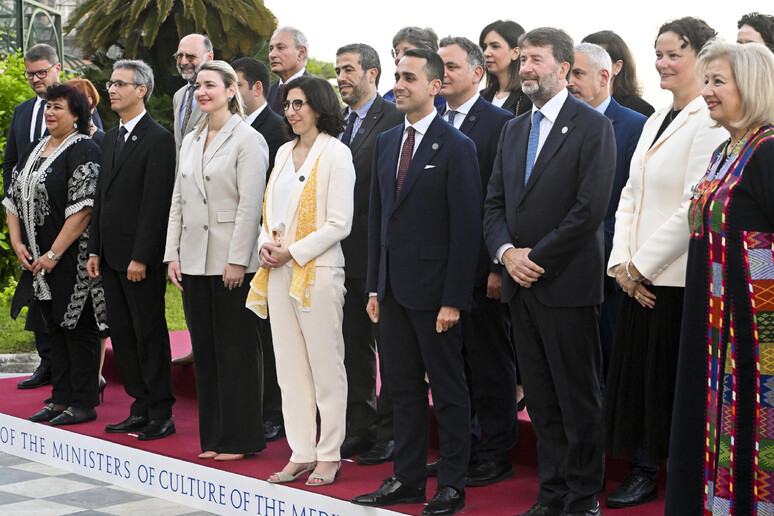 Summit dei ministri della Cultura del Mediterraneo a Napoli -     RIPRODUZIONE RISERVATA