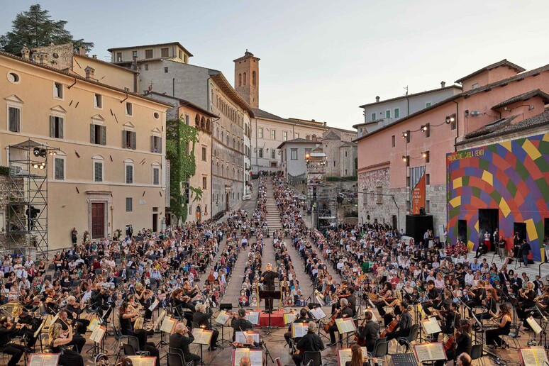 Concerto in piazza a Spoleto - RIPRODUZIONE RISERVATA
