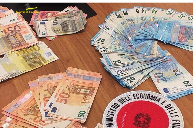 Gdf Ancona, sequestro banconote false - RIPRODUZIONE RISERVATA