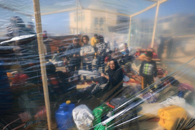 Un campo profughi a Rafah © ANSA/AFP