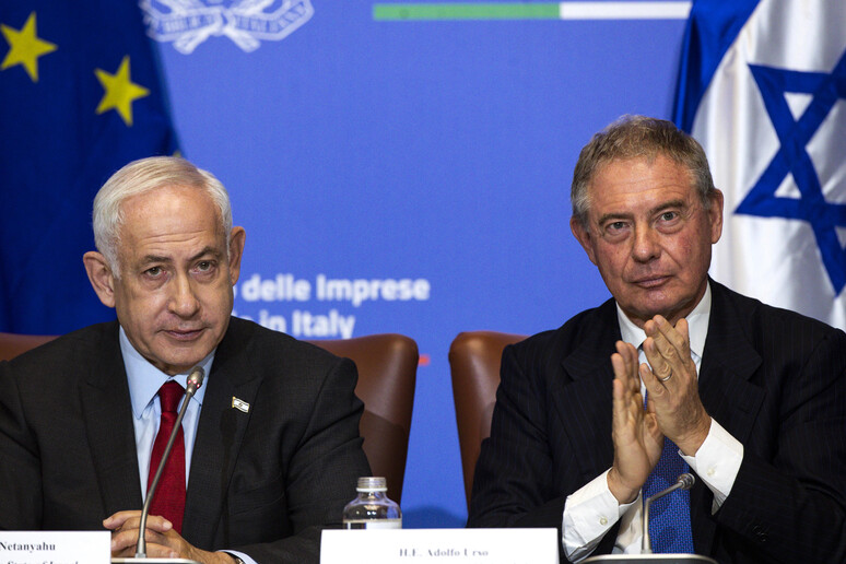 Il premier israeliano Benjamin Netanyahu e il ministro Urso al Forum economico a Roma -     RIPRODUZIONE RISERVATA