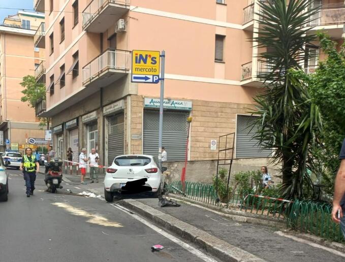 Incidente in Via San Martino Genova - RIPRODUZIONE RISERVATA