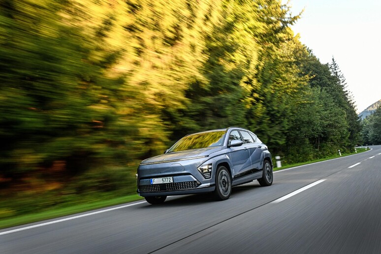 Nuova Hyundai Kona electric parte da 42000 euro - RIPRODUZIONE RISERVATA